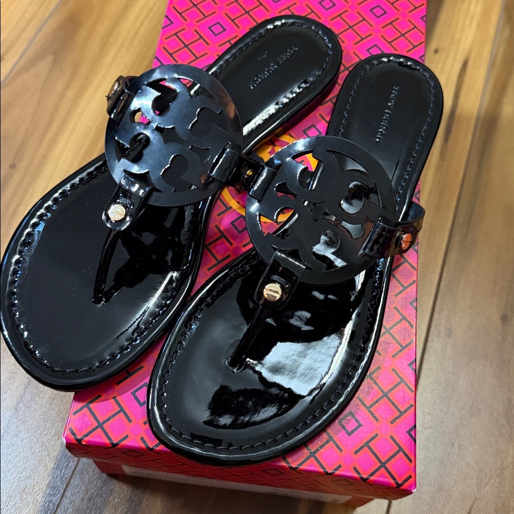 New Tory Burch Miller Sandals Miller Patent Leather Perfect Black Size 9.5 - Picture 7 of 7